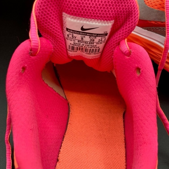 NIKE Dual Fusion 3 running shoe, size 6.5 youth or 8.5 women's. - Picture 10 of 14